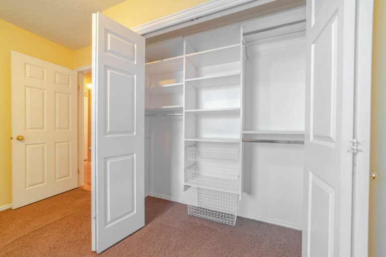 Maximizing Small Closet Space With Custom Solutions