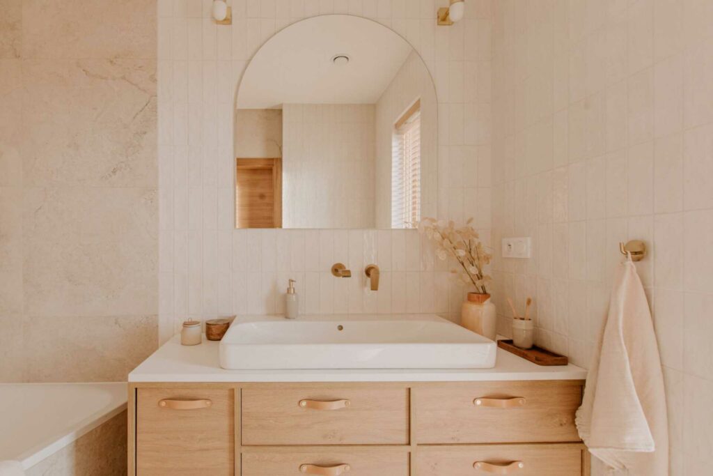 7 Best Custom Bathroom Cabinet Designs for You