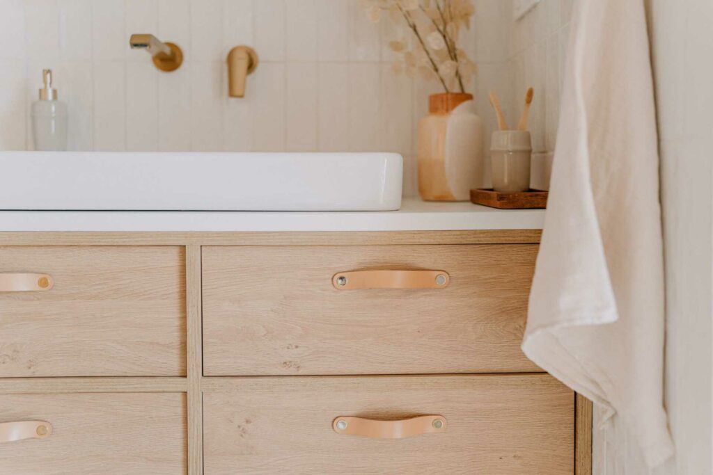 5 Tips for Custom Bathroom Cabinet Designs